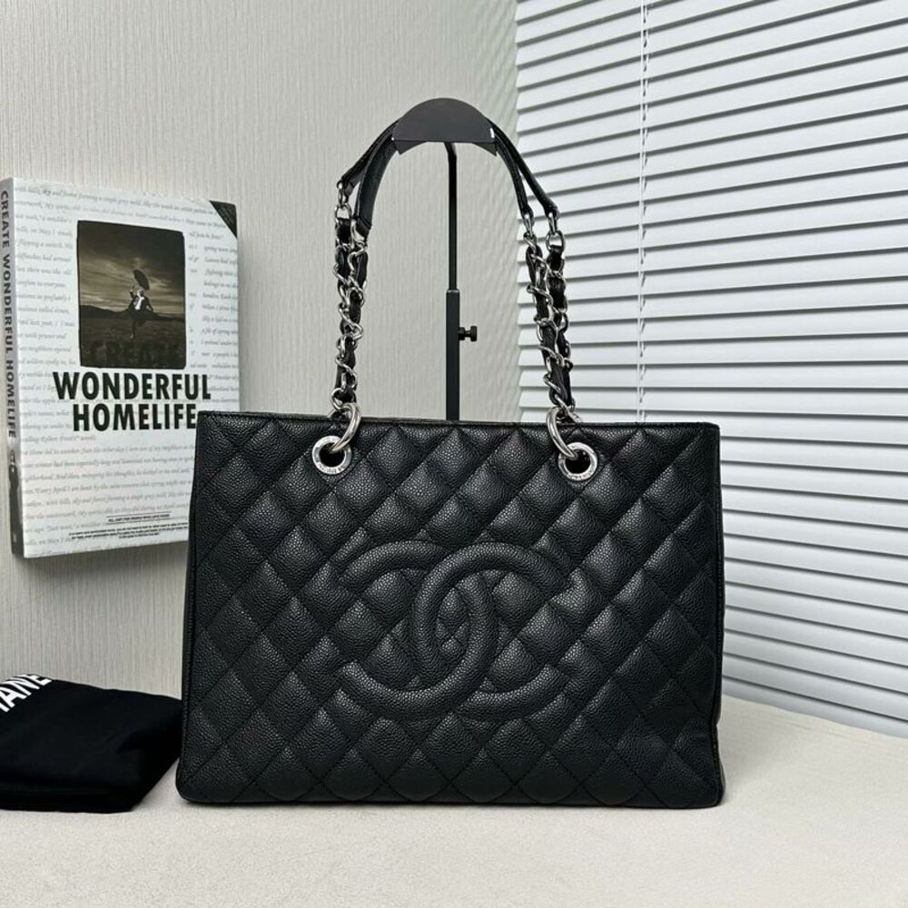 Chanel Women Pre-Loved Bag Very Good Condition